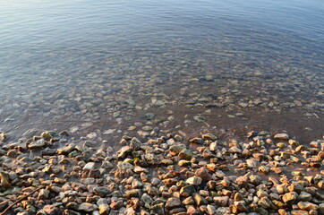 pebbles on the beach (галька на пляже)