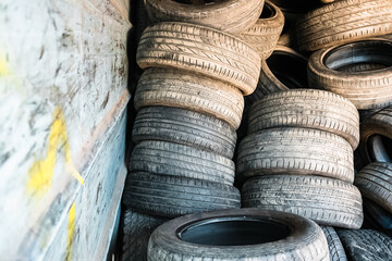 Rubber tires pollute the air in cities, they are retired to be recycled.