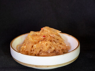 Pickled with jellyfish, the spicy pickle tastes crispy. It's a delicacy in Asia and the East. It's very popular in Korea and Japan