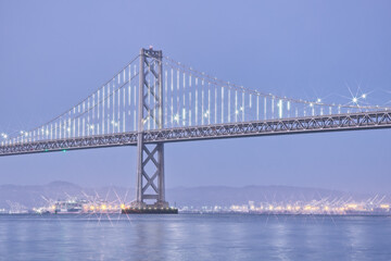 Fototapeta na wymiar San Francisco Bay Bridge in the Evening