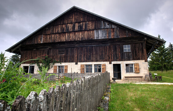 Ferme comtoise &agrave; Nancray, Doubs, France