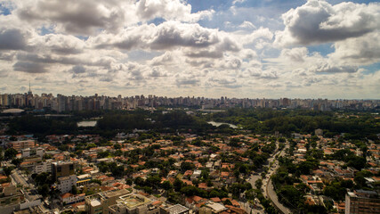 Aerial view of the Itaim Bibi region, with Av. Paulista and Ibirapuera Park in the background