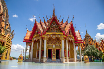 Fototapeta premium Wat Tham Khao Noi and Wat Tham Sua in Kanchanaburi, Thailand
