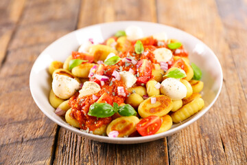 gnocchi with tomato sauce and mozzarella