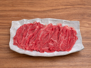 すき焼の薄切り牛肉