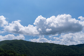 山と青空