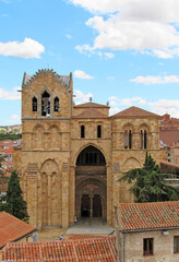 Fototapeta na wymiar Front view of the Basilica de San Vicente's facade, in Avila, Spain.