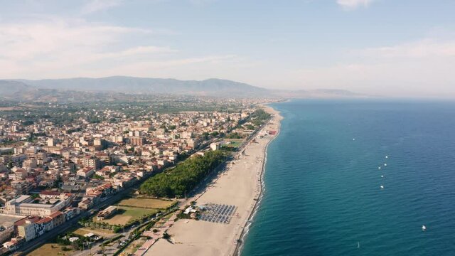 Vista aerea mare Locri