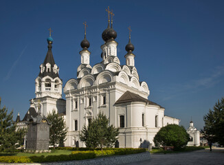 Fototapeta na wymiar Cathedral of Annunciation of Blessed Virgin Mary at Annunciation monastery in Murom. Russia