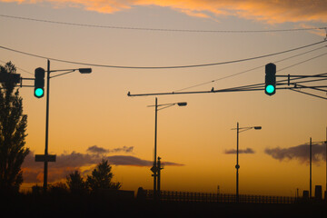 夕暮と街灯のシルエット