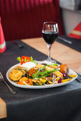 Mediteranisches Gericht 