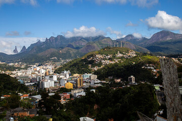 Fototapeta na wymiar Vista da cidade de Teresópolis - Dedo de Deus - Serra 