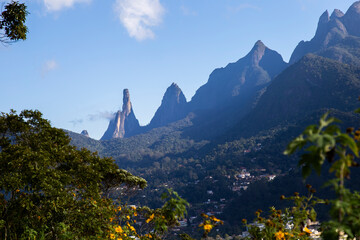 Fototapeta premium Vista da cidade de Teresópolis - Dedo de Deus - Serra 