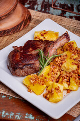 Prime rib com mandioca