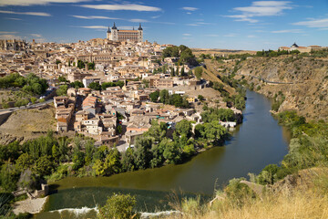 Fototapeta na wymiar Old City of Toledo and the Tagus Meander
