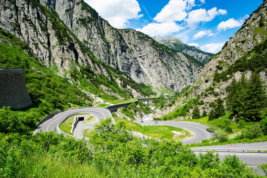 Grand Tour of Switzerland - Teufelsbr&uuml;cke bei Sch&ouml;llenen