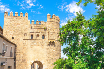 Obraz premium Puerta del Sol(Sun gate), Ancient gateway to the medieval city of Toledo, Spain.