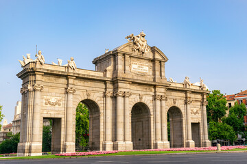 Fototapeta na wymiar Puerta de Alcala (Alcala Gate) in Madrid, Spain.