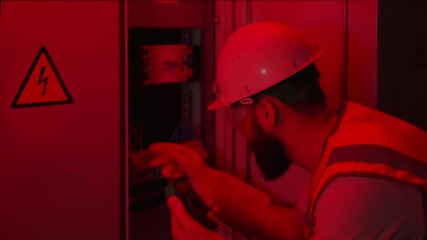 Electrical engineer and accidental situation at the plant