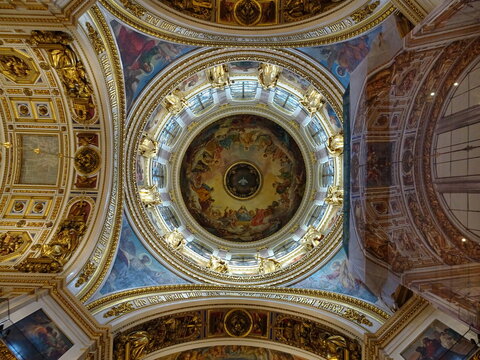 Peter and Paul Cathedral St Petersburg inside