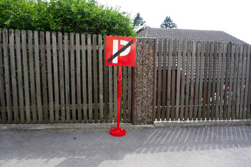 no parking and no stopping traffic sign