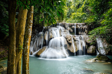 Fototapeta na wymiar Khuean Srinagarindra National Park, Huay Mae Khamin Waterfalls, in Kanchanaburi, Thailand