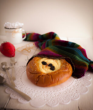 pulque bread with strawberry