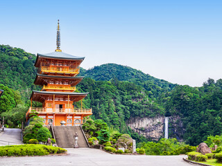 世界遺産　那智の滝と三重塔
