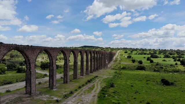 sunny day in aqueduct of padre tembleque