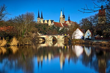 Obraz premium Merseburger Dom St. Johannes und St. Laurentius , Schloss Merseburg , Neumarktbrücke und Neumarktkirche St. Thomae an der Saale in Merseburg.