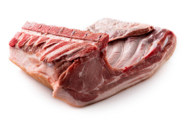 Costine di maiale fresche isolate su fondo bianco 