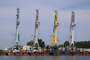 Fototapeta premium cranes in port