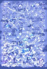 幻想的な雪原に散らばる木の枝と葉