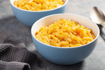 American creamy macaroni and cheese pasta