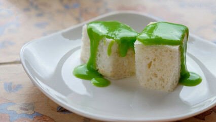 Bread topped with Steamed Custard.