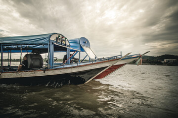 Obraz premium boat in river