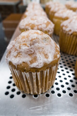 Madera Cupcakes are cooled on a wire rack to cool.