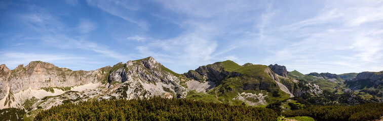 Fototapeta na wymiar Panorama view of Hochiss mountain in Tyrol, Austria
