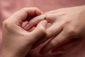 girl can't take off her wedding ring