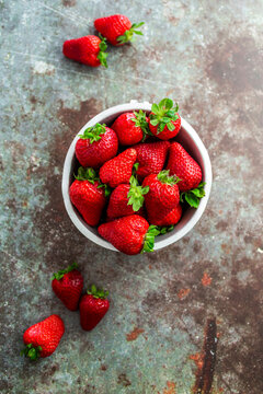 Bowl of fresh ripe strawberries