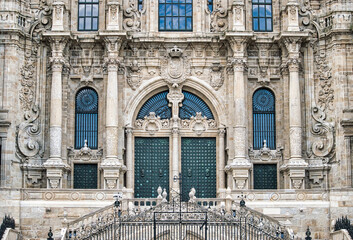 Pórtico de la gloria en la fachada del Obradoiro en la catedral de Santiago de Compostela, España