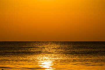 Obraz premium Amazing sunrise at sea. Early morning. Nature landscape background