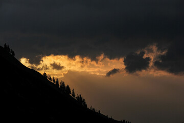 Durchstrahlte Wolken