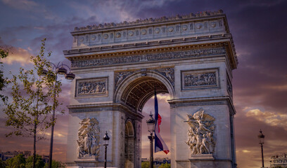 Fototapeta na wymiar Viewing platform on Arc de Triomphe building in Paris
