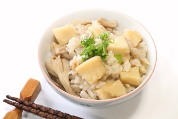 ホタテの炊き込みご飯（バター醤油風味）