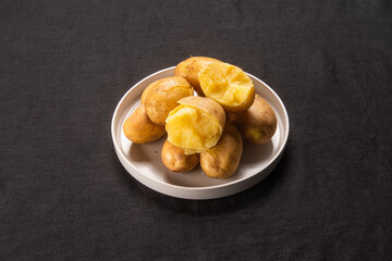 포슬 포근한 식감이 부드럽고 맛있는 감자