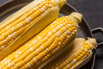 수분이 가득해 알알이 톡톡 튀는 맛있는 옥수수