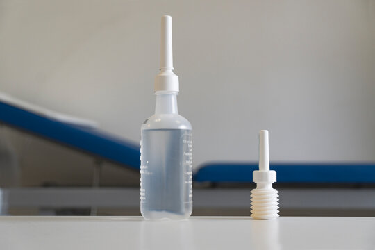 Comparison between evacuative enema and micro-enema for constipation into nursery.