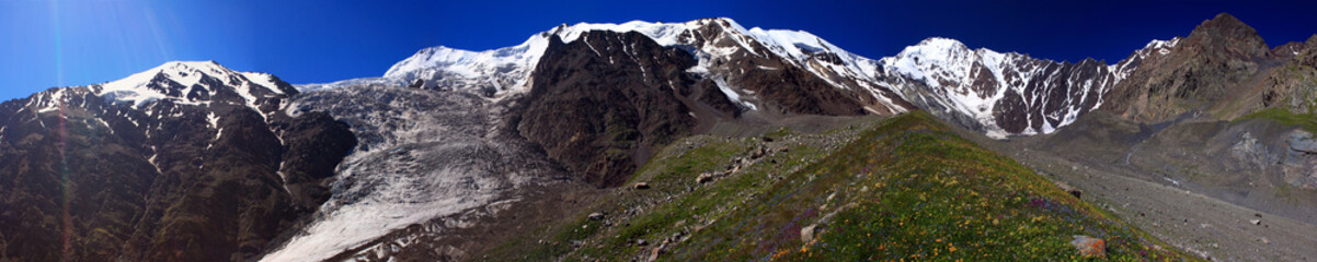 Fototapeta na wymiar Caucasus, Ossetia. Genaldon gorge. Miley Glacier.