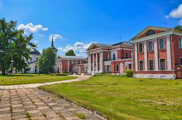Fototapeta na wymiar Goncharov Estate building in Yaropolets town